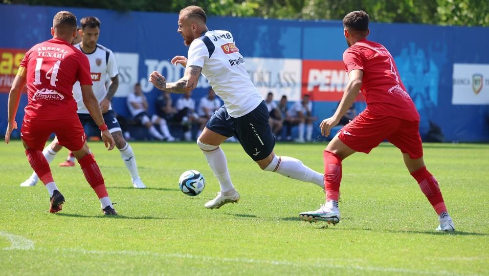 Naționala lui Edward Iordănescu a disputat un meci amical duminică dimineața!_7