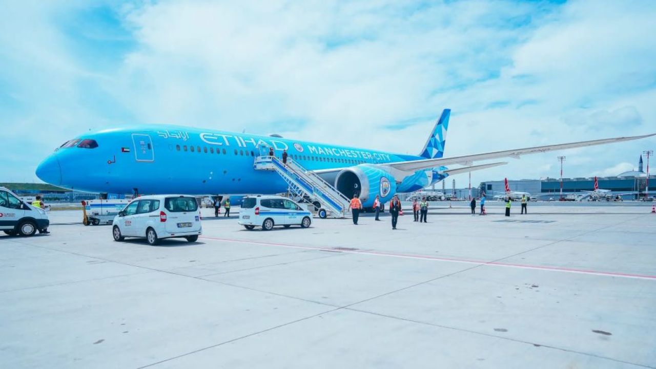 Cele mai tari imagini cu superstarurile lui Manchester City! Cum s-au bucurat jucătorii în avion, după ce au câștigat UCL_4