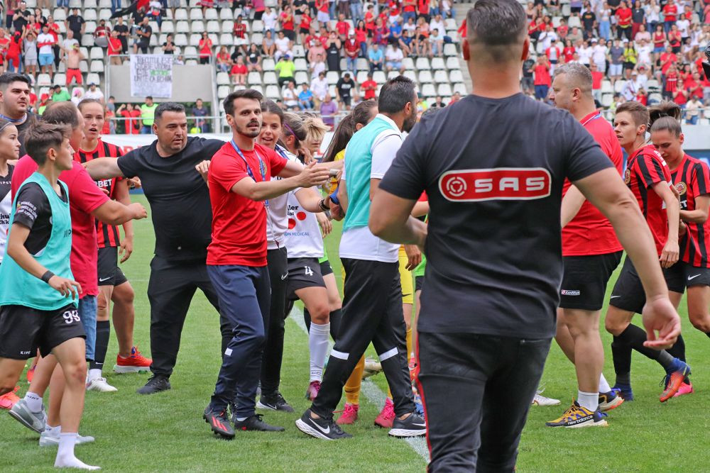 Bad Girls. Scandal, nervi și bătăi, la finala Cupei României feminine! _23