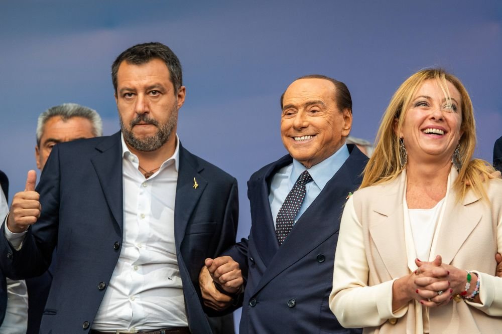 A murit Silvio Berlusconi! Fostul patron al marelui AC Milan avea 86 de ani_11