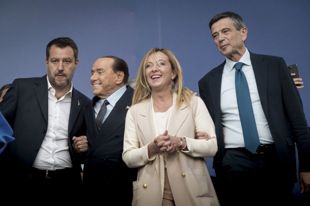 A murit Silvio Berlusconi! Fostul patron al marelui AC Milan avea 86 de ani_13