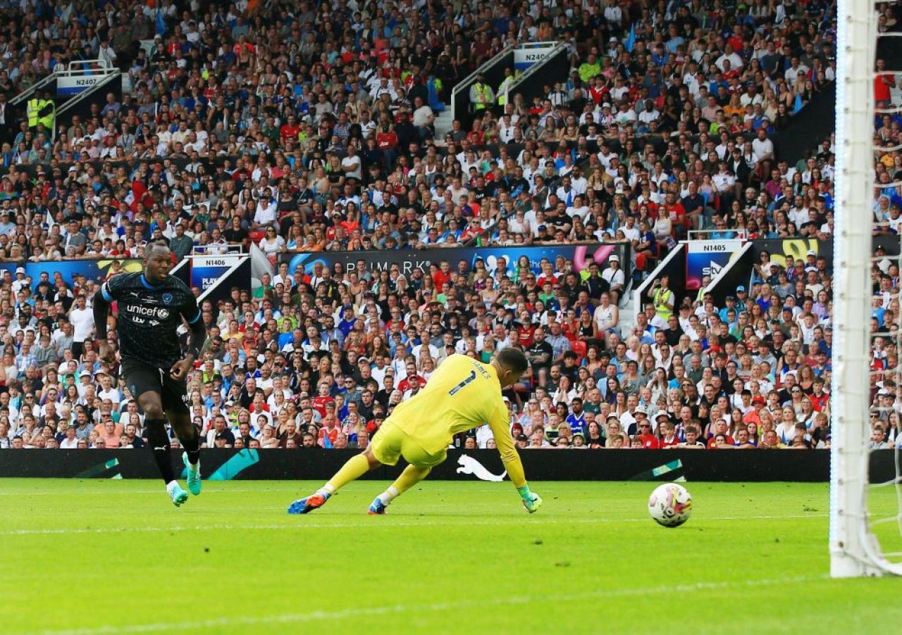 I Am Legend! Ce nume uriașe ale fotbalului au reintrat pe gazon pentru evenimentul Soccer Aid + gol înscris de Usain Bolt_1