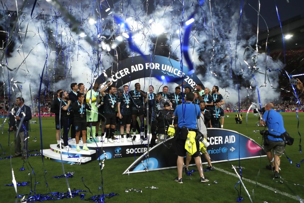 I Am Legend! Ce nume uriașe ale fotbalului au reintrat pe gazon pentru evenimentul Soccer Aid + gol înscris de Usain Bolt_7