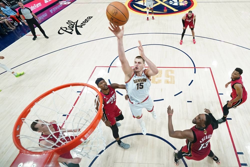 &rdquo;Nemuritori&rdquo;! Denver Nuggets a c&acirc;știgat primul titlu NBA din istorie, cu fantasticul Nikola Jokic ales MVP al finalei