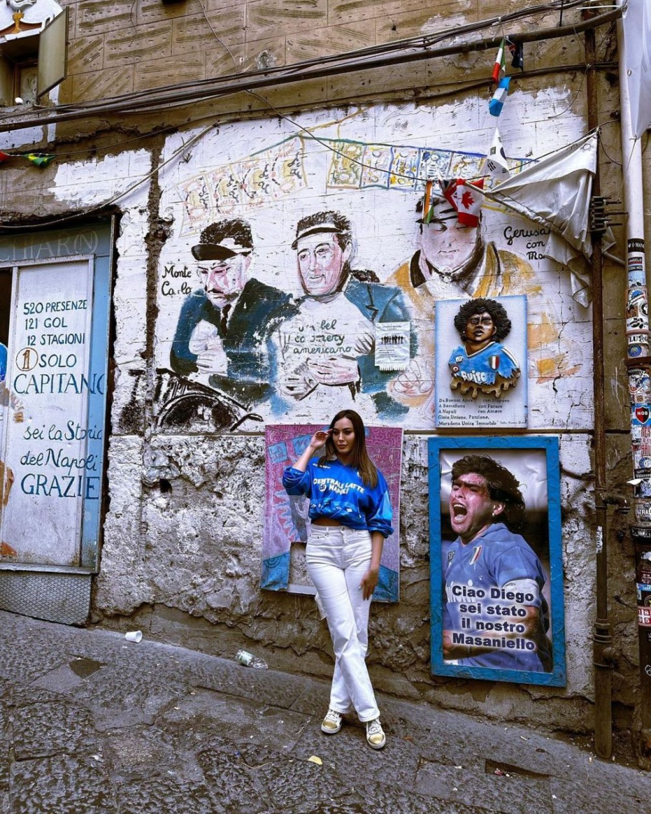 „Sutienul se chinuie mai mult decât Acerbi cu Haaland!” Cum a apărut cea mai sexy fană a lui Napoli la finala Champions League _3