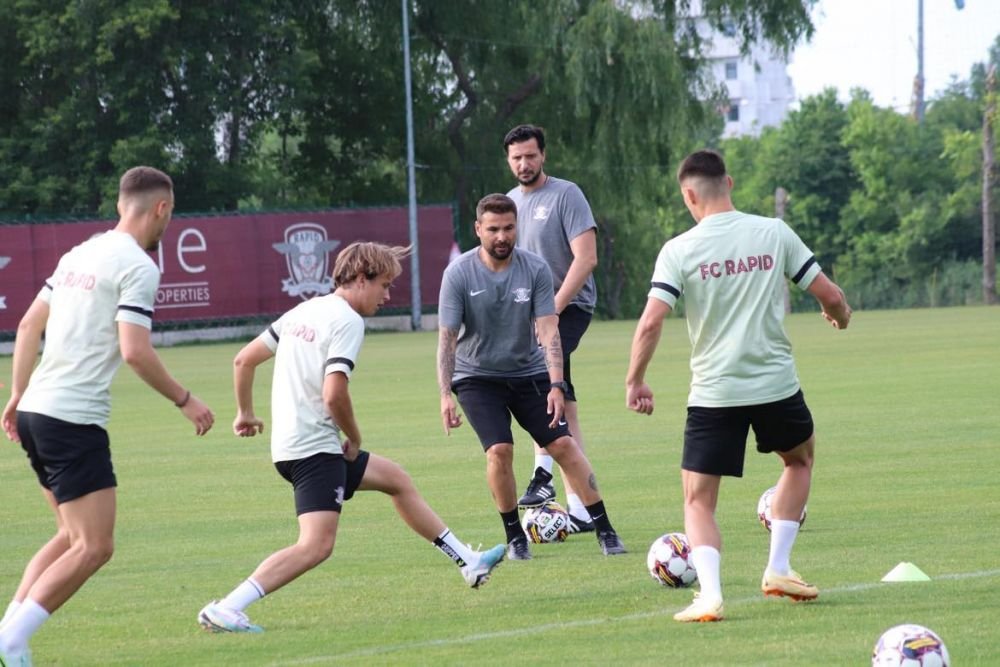 Star! Fotbalistul care a făcut senzație cu ținuta vestimentară la reunirea Rapidului_4