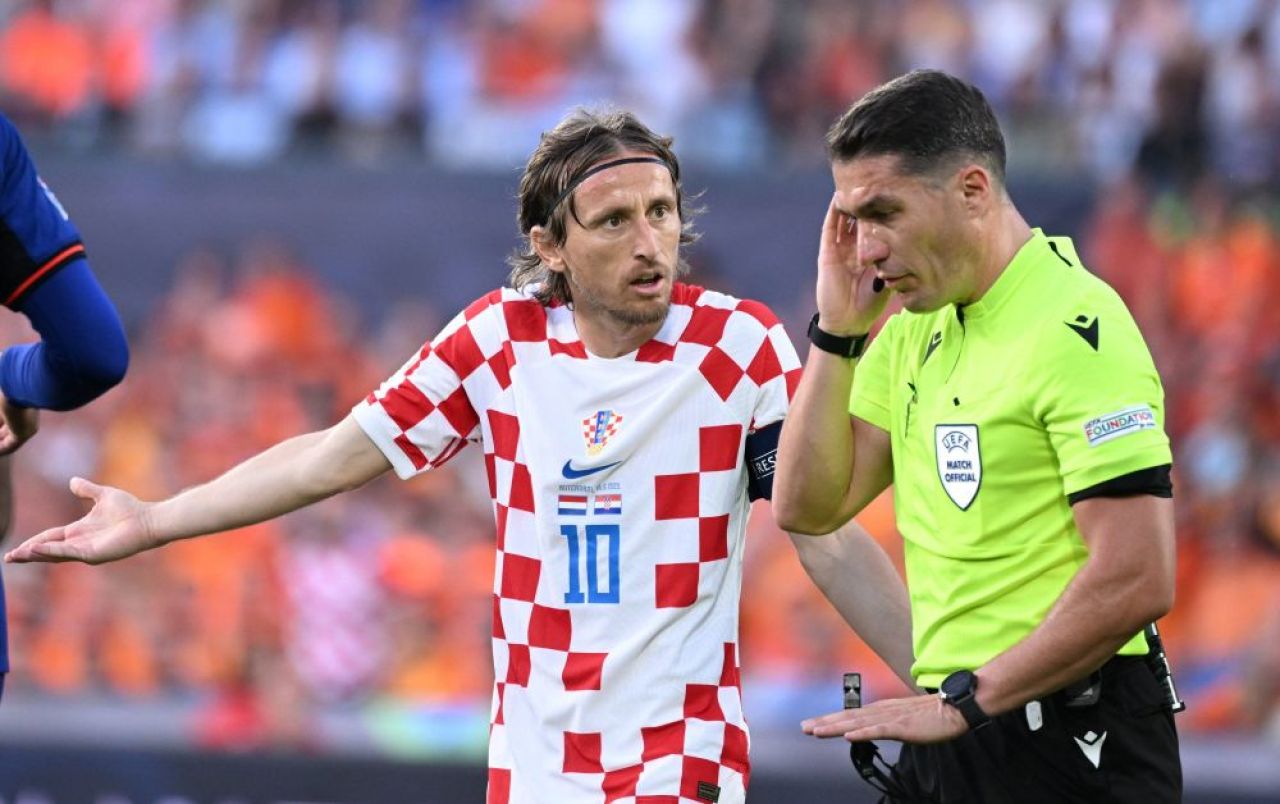 ”Istvan Kovacs se chinuia să ajungă acasă, în baie”! Ce scrie presa internațională despre arbitrul român după Olanda - Croația 2-4_5