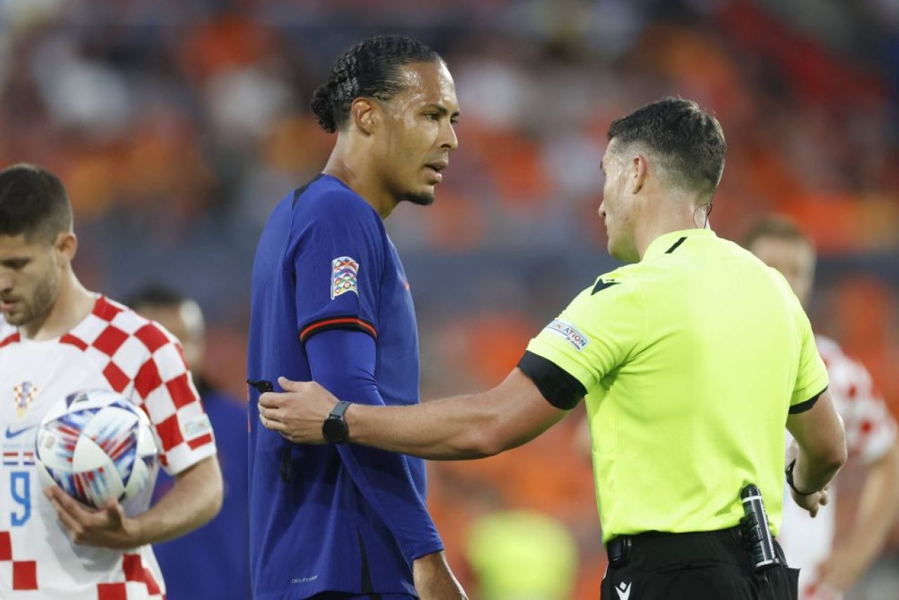 ”Istvan Kovacs se chinuia să ajungă acasă, în baie”! Ce scrie presa internațională despre arbitrul român după Olanda - Croația 2-4_6