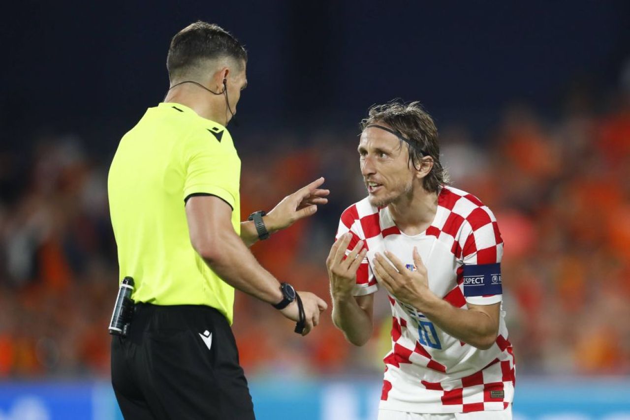 ”Istvan Kovacs se chinuia să ajungă acasă, în baie”! Ce scrie presa internațională despre arbitrul român după Olanda - Croația 2-4_11