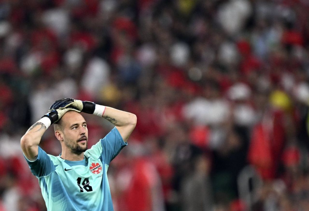 ”Șoc pe Marakana”! Fost jucător în Liga 1, căpitanul de la Steaua Roșie Belgrad este înlocuit cu un român la campioana Serbiei după 6 titluri consecutive_6