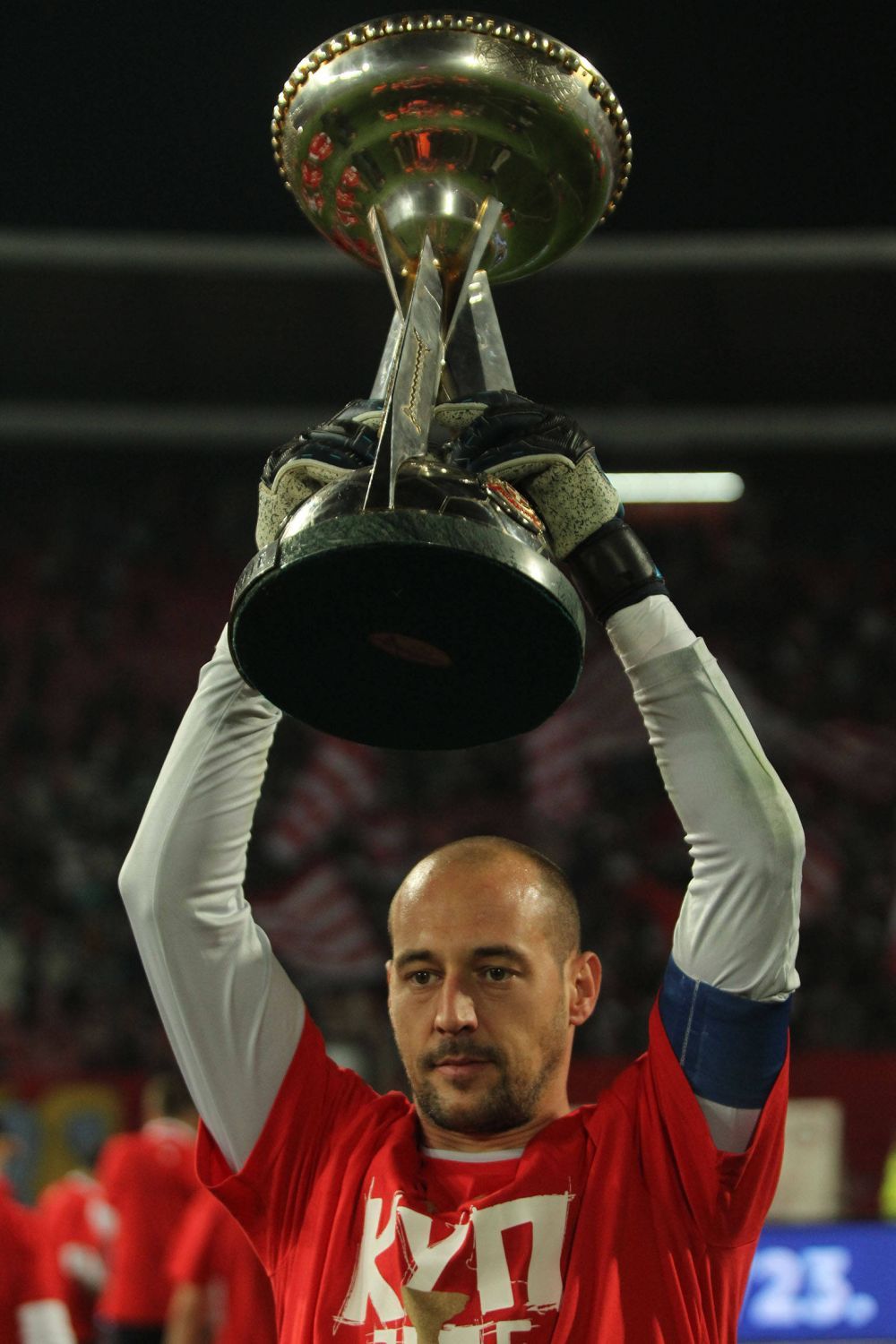 ”Șoc pe Marakana”! Fost jucător în Liga 1, căpitanul de la Steaua Roșie Belgrad este înlocuit cu un român la campioana Serbiei după 6 titluri consecutive_14