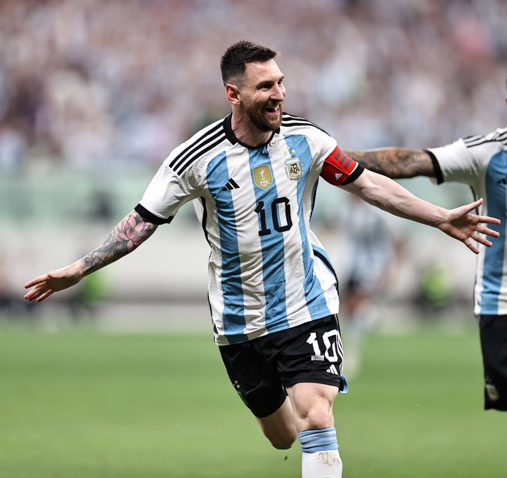 Oprit pe aeroportul din Beijing, Leo Messi a pus întrebarea care a enervat toată China. Cum a scăpat din încurcătură_8