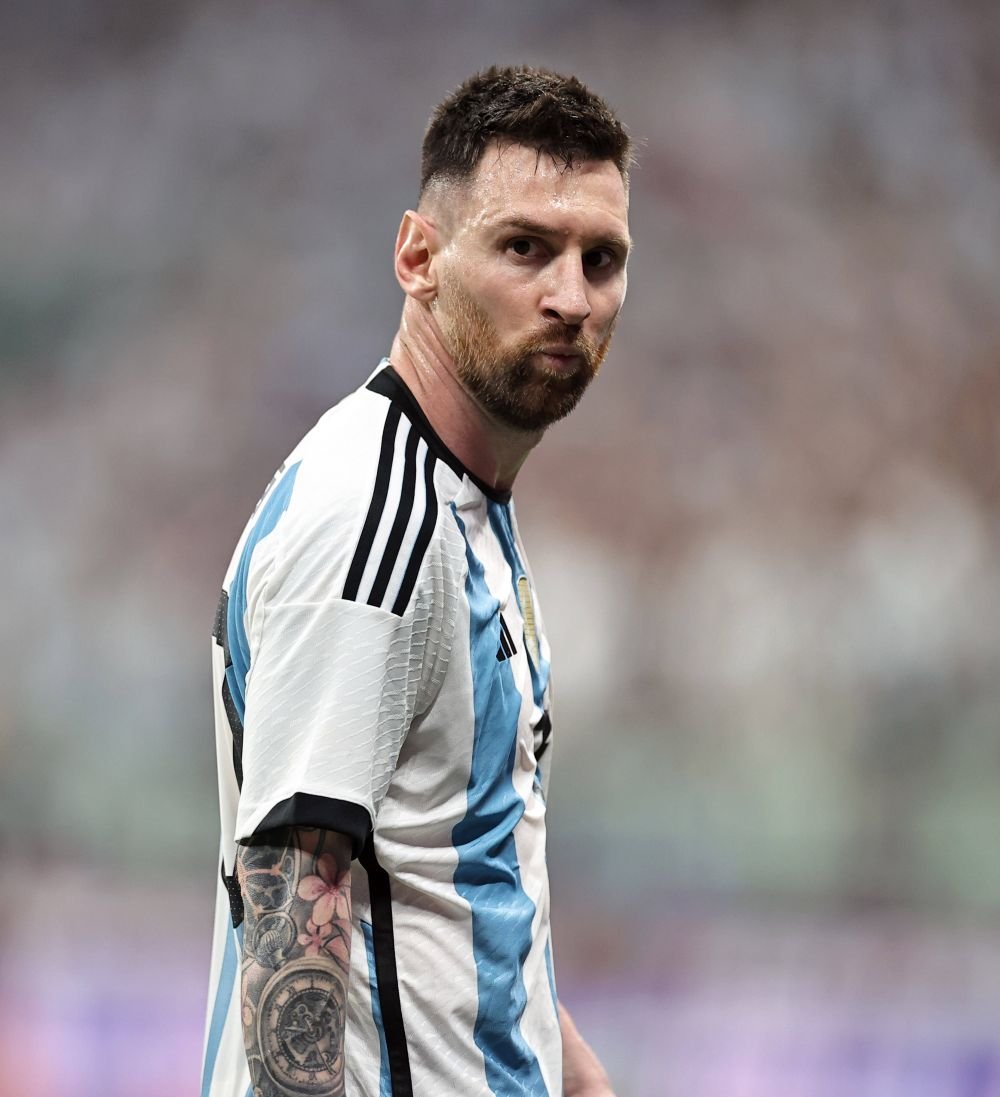 Oprit pe aeroportul din Beijing, Leo Messi a pus întrebarea care a enervat toată China. Cum a scăpat din încurcătură_9