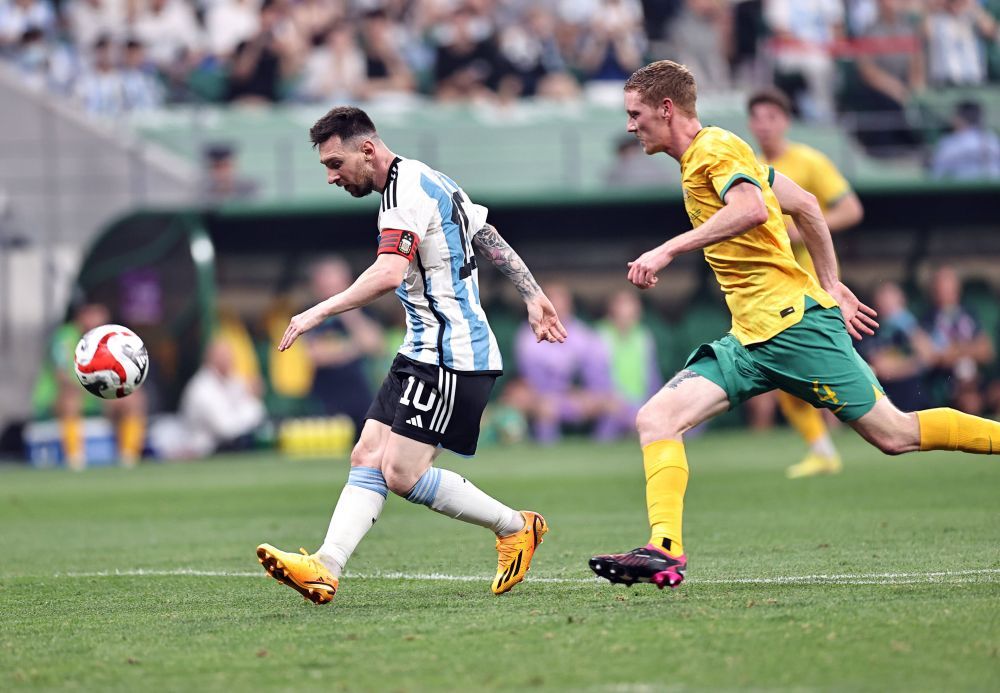 Oprit pe aeroportul din Beijing, Leo Messi a pus întrebarea care a enervat toată China. Cum a scăpat din încurcătură_11