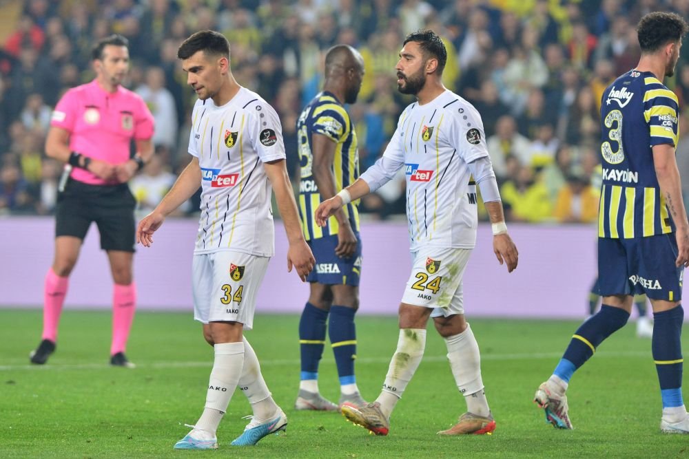 El este fotbalistul dorit de FCSB convocat la naționala din Kosovo pentru meciul cu România! Are un contract beton în Super Lig din Turcia_9