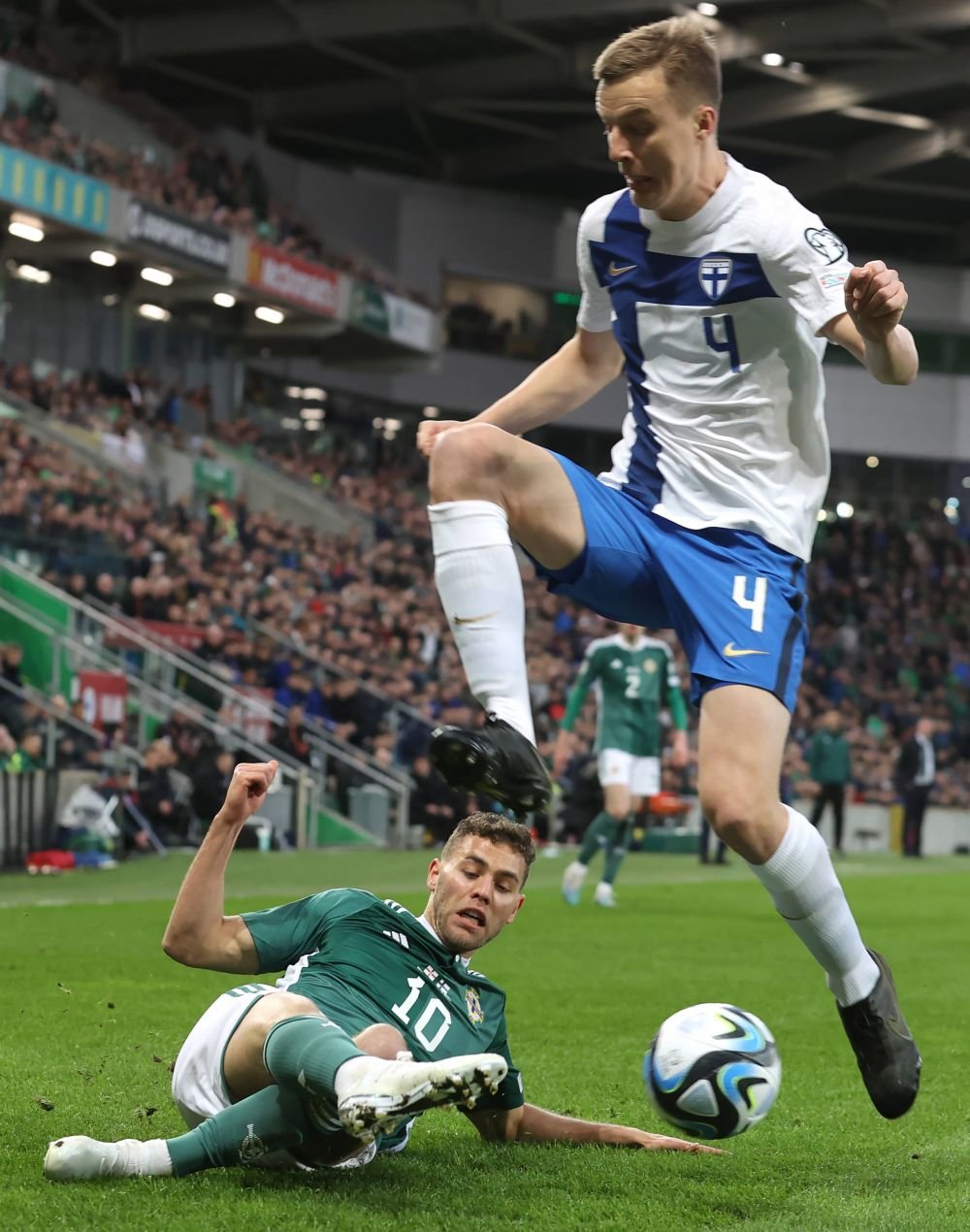 Robert Ivanov, fundașul central de națională dorit de FCSB, s-a transferat la o fostă campioană din Bundesliga! Are 1,97 metri_3