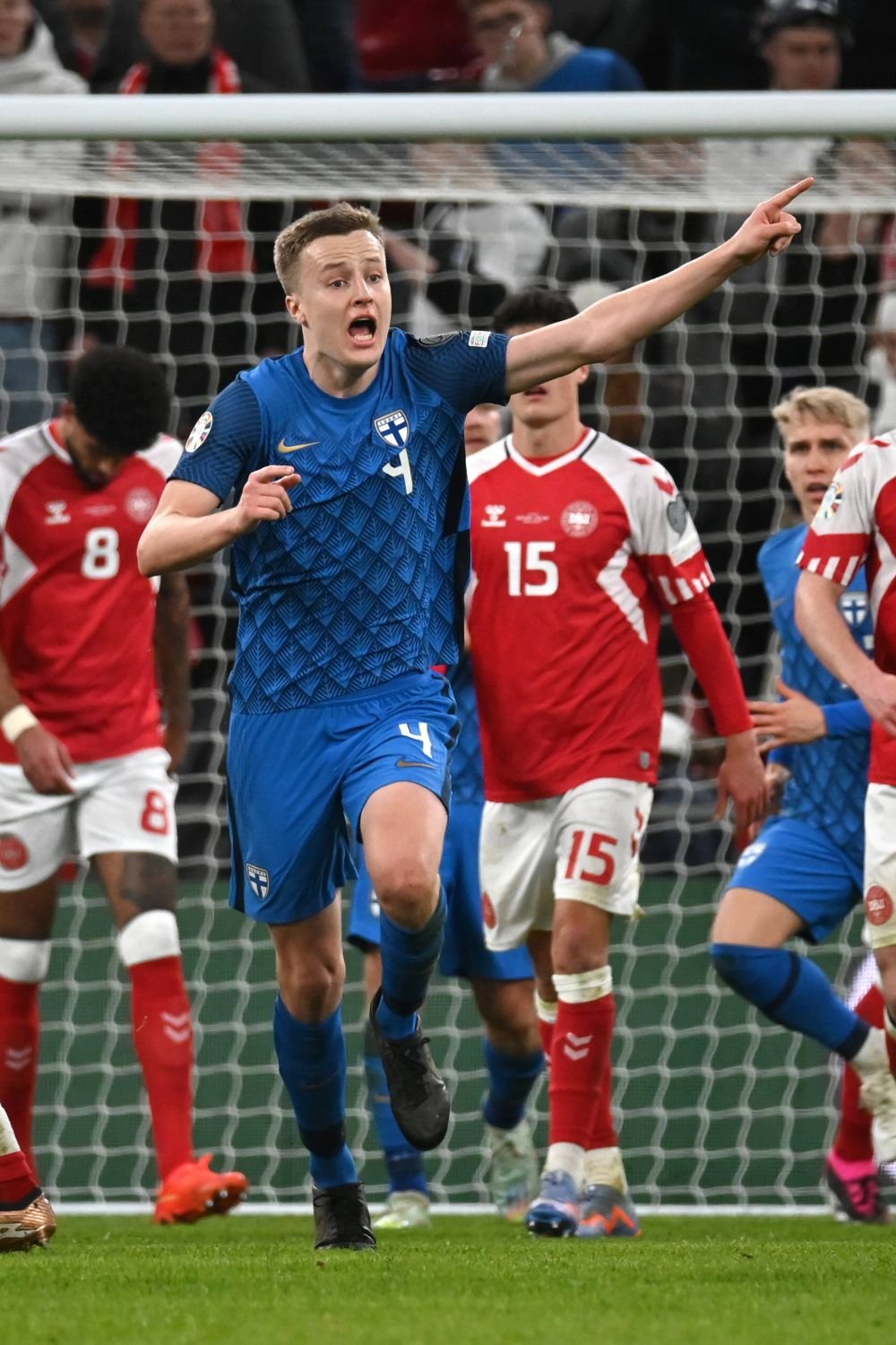 Robert Ivanov, fundașul central de națională dorit de FCSB, s-a transferat la o fostă campioană din Bundesliga! Are 1,97 metri_6