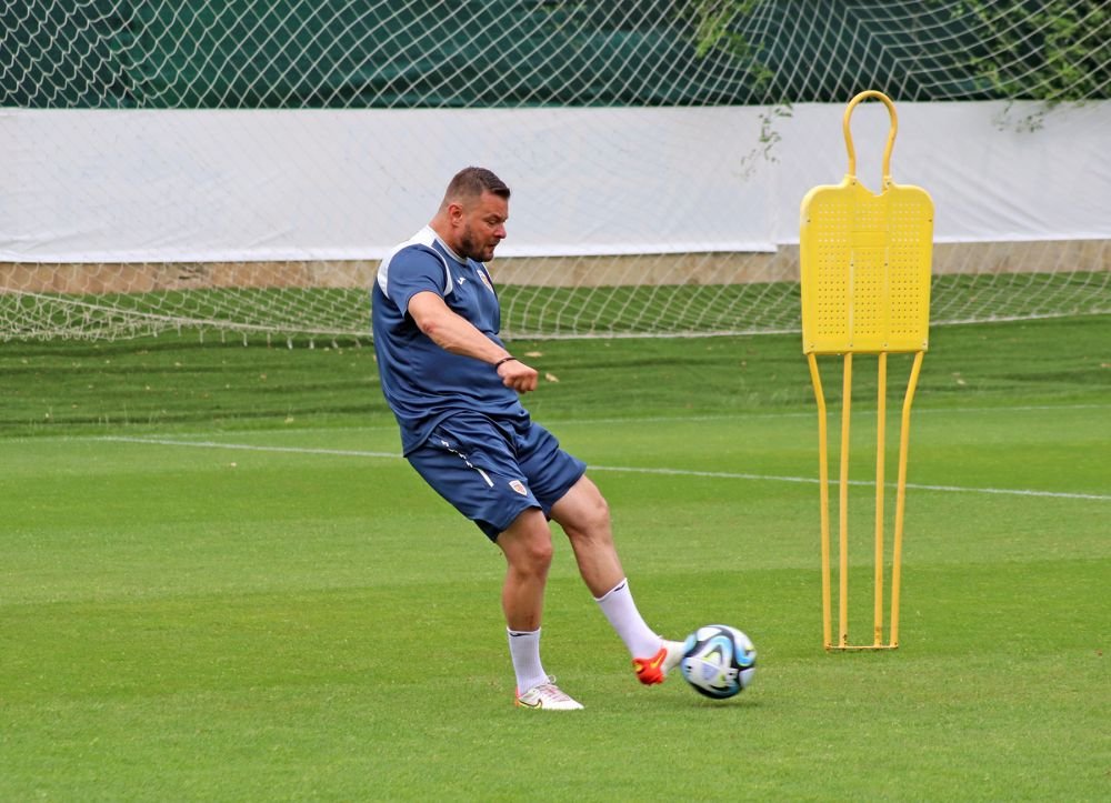 Dream Team, pe banca naționalei U21! Cine sunt foștii mari jucători care merg cu tineretul la Euro 2023_17
