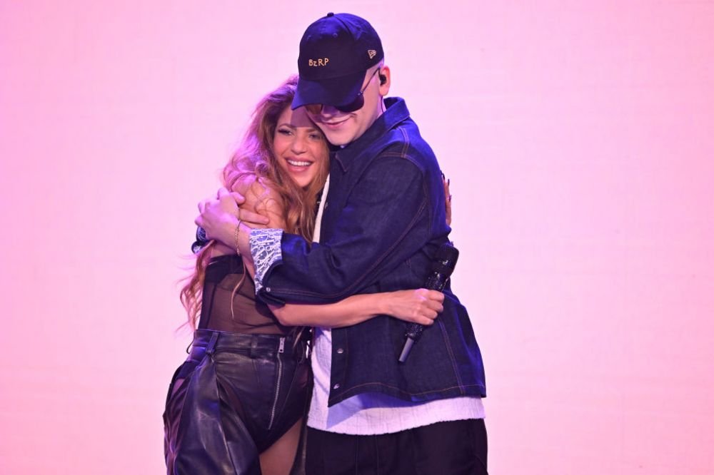 Nu se mai ascund! Shakira și Lewis Hamilton au fost surprinși în timp ce se sărutau _42