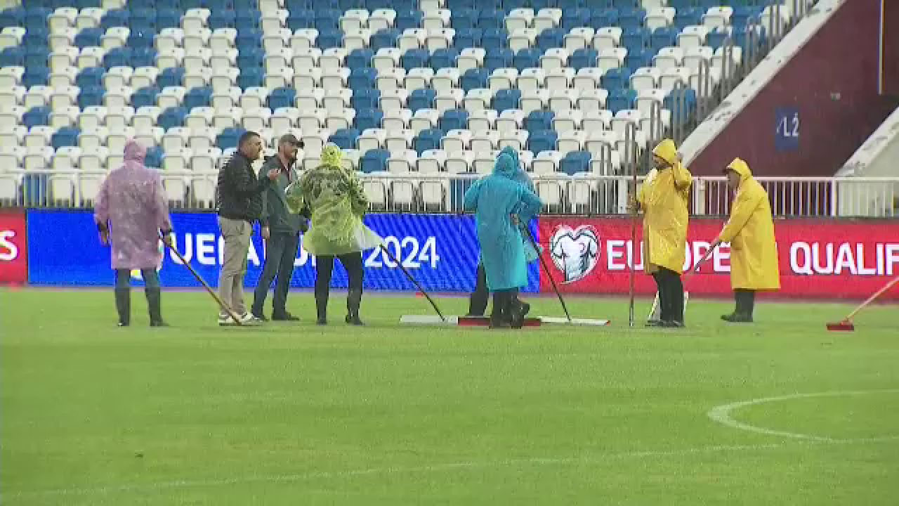 Piscina de la Pristina! Cum arată terenul înainte de Kosovo - România_20