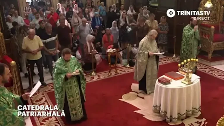 Gigi Becali a citit și cântat alături de preoți la Sfânta Liturghie de la Catedrala Patriarhală! (17.06.2023)