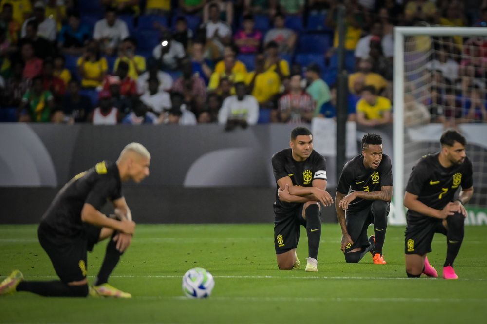 Premieră istorică pentru naționala Braziliei! Jucătorii au îmbrăcat un echipament negru pentru meciul cu Guinea _4