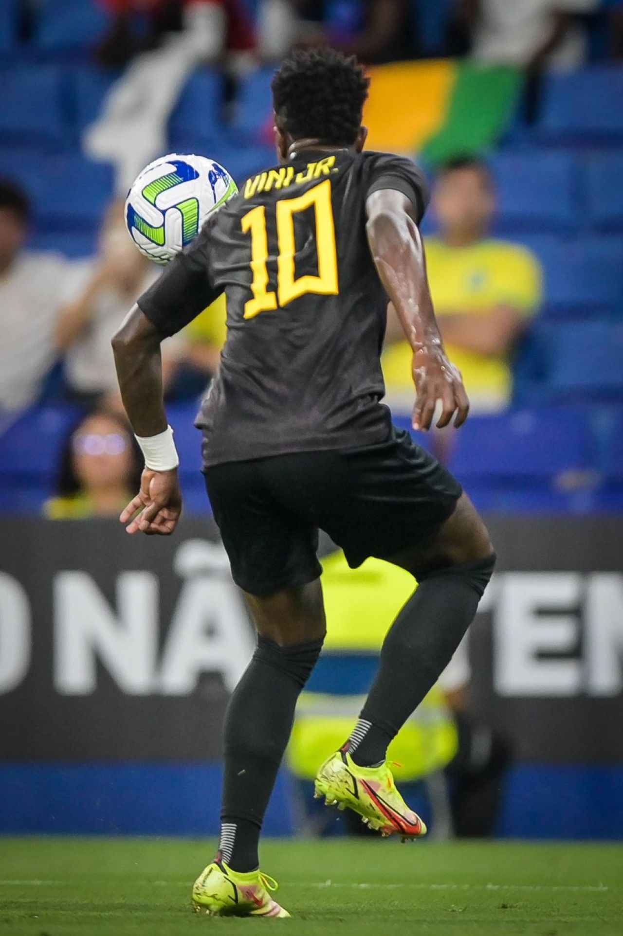 Premieră istorică pentru naționala Braziliei! Jucătorii au îmbrăcat un echipament negru pentru meciul cu Guinea _6