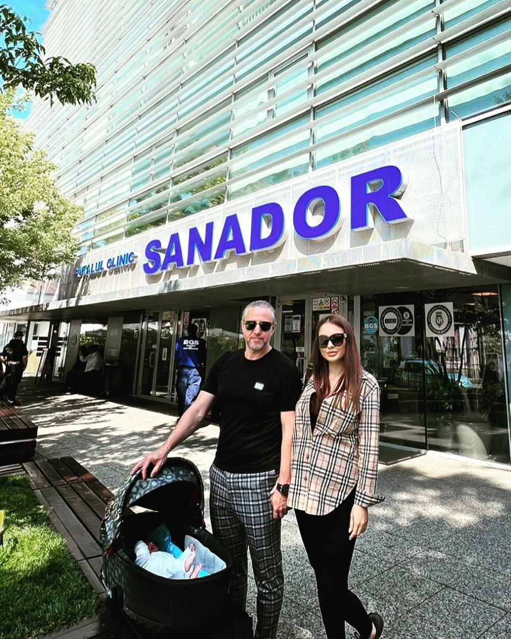 Apariția cu care Corina Caciuc a &icirc;ntors privirile! Decolteul cu care a surprins iubita lui Reghecampf&nbsp;