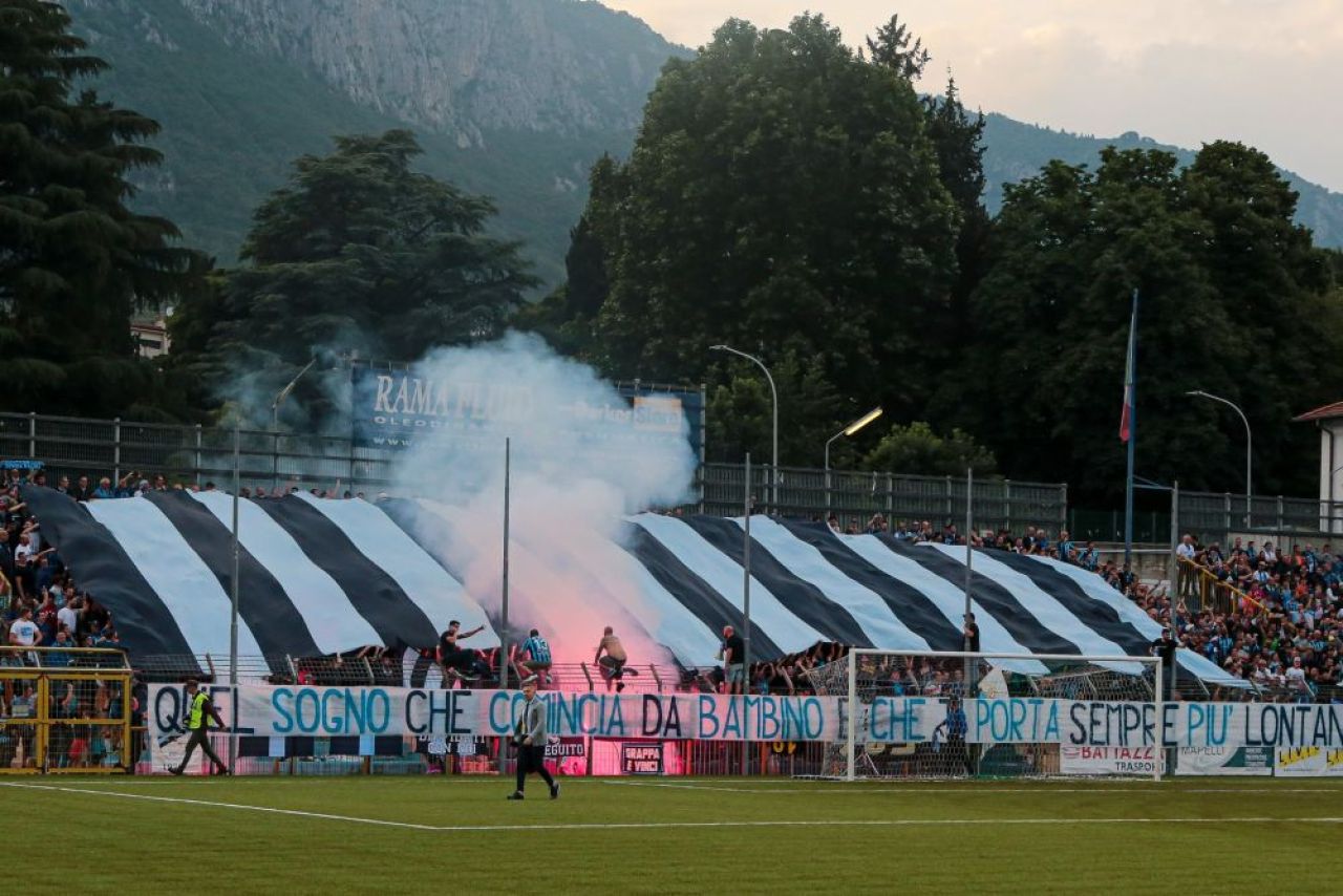 Un fotbalist român și-a ajutat clubul să se întoarcă în Serie B după 50 de ani!_2