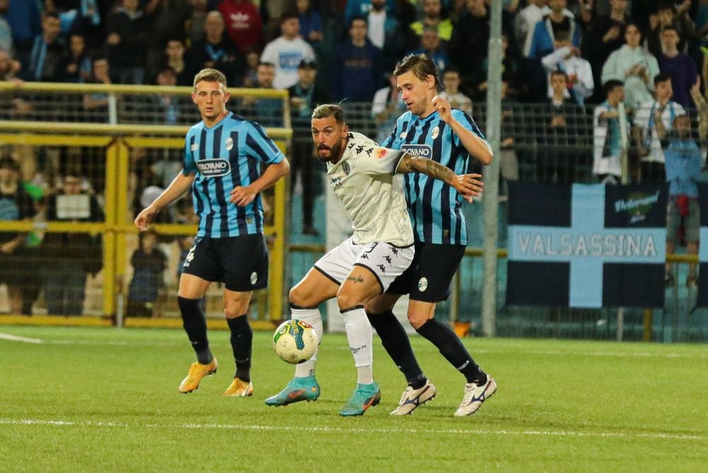 Un fotbalist român și-a ajutat clubul să se întoarcă în Serie B după 50 de ani!_3