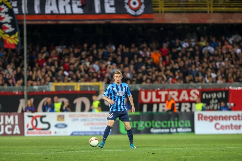Un fotbalist român și-a ajutat clubul să se întoarcă în Serie B după 50 de ani!_8