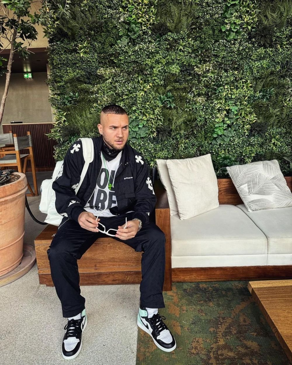 „Și Dani Alves se îmbrăca așa și acum dă țigări la schimb!” Mihai Stoica îl 'înțeapă' pe George Pușcaș pentru aparițiile sale _6