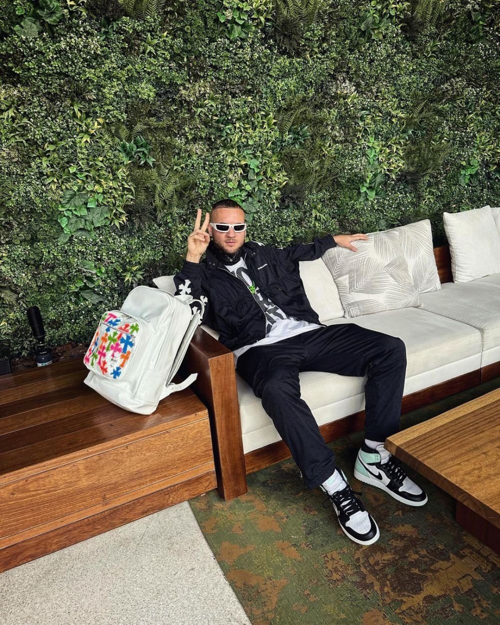 „Și Dani Alves se îmbrăca așa și acum dă țigări la schimb!” Mihai Stoica îl 'înțeapă' pe George Pușcaș pentru aparițiile sale _8