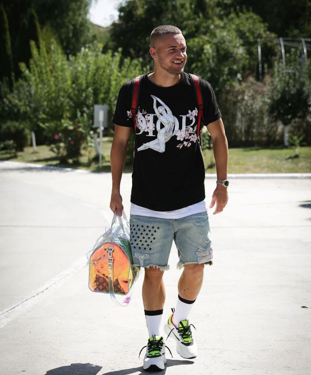 „Și Dani Alves se îmbrăca așa și acum dă țigări la schimb!” Mihai Stoica îl 'înțeapă' pe George Pușcaș pentru aparițiile sale _18