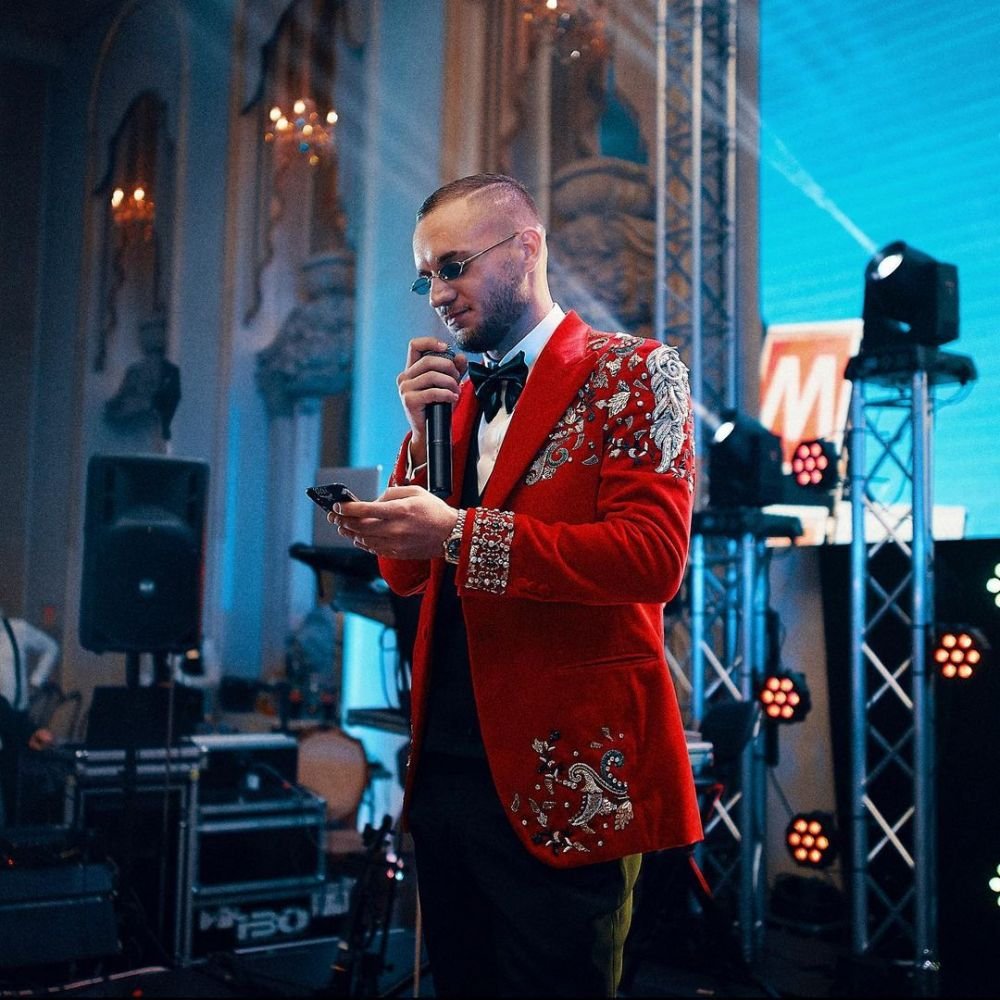 „Și Dani Alves se îmbrăca așa și acum dă țigări la schimb!” Mihai Stoica îl 'înțeapă' pe George Pușcaș pentru aparițiile sale _20
