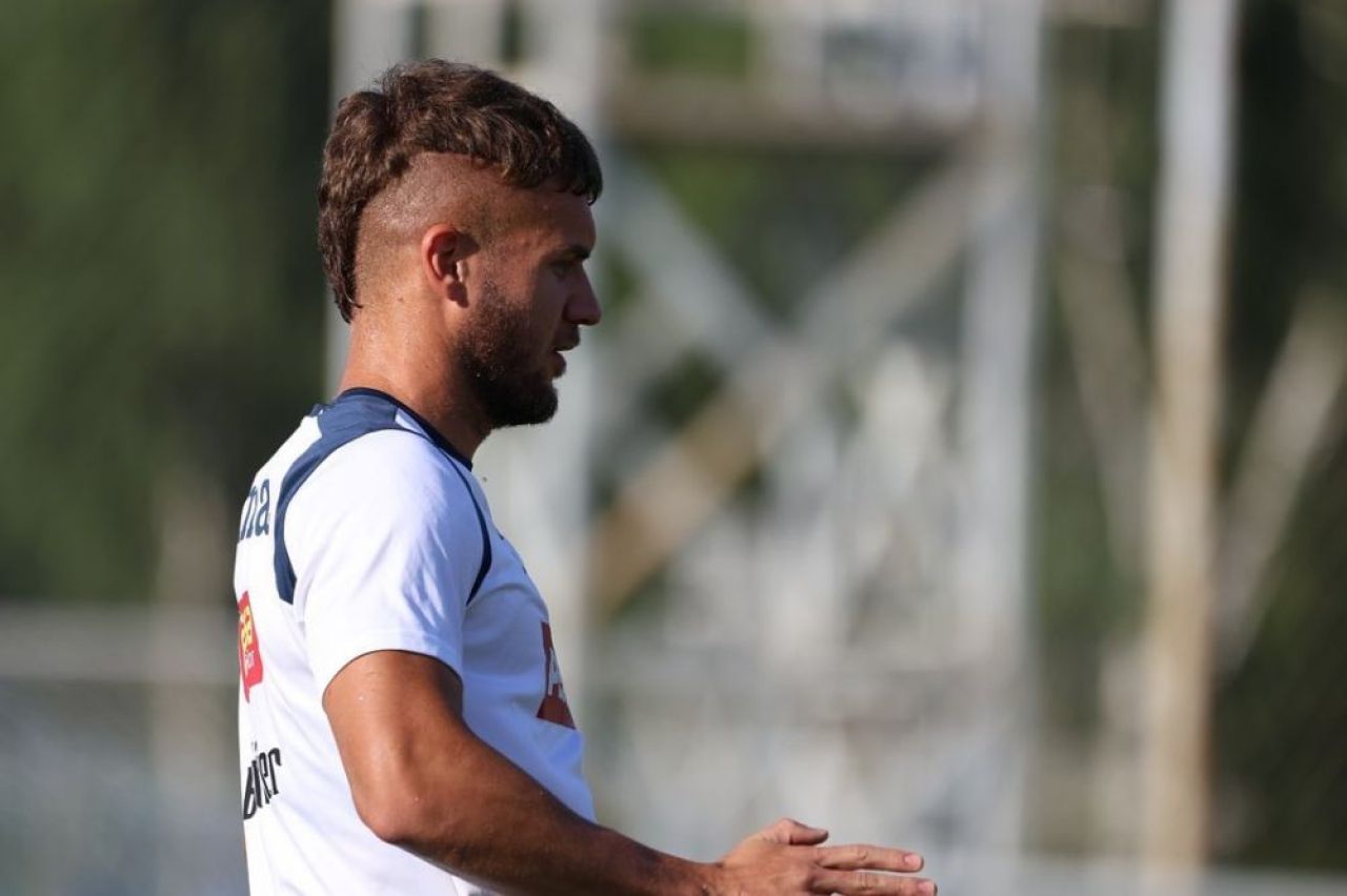 „Și Dani Alves se îmbrăca așa și acum dă țigări la schimb!” Mihai Stoica îl 'înțeapă' pe George Pușcaș pentru aparițiile sale _22