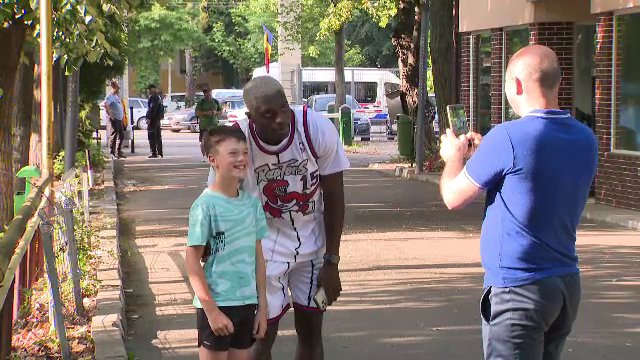 Dennis Rodman de la FCSB! Cum a apărut Joyskim Dawa, preferatul lui Gigi Becali, la vizita medicală _15