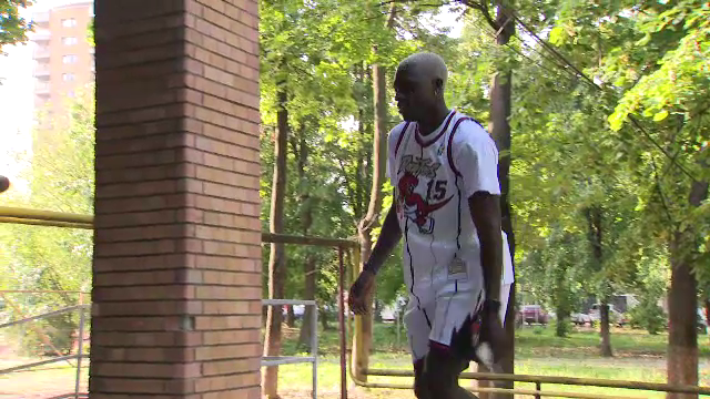 Dennis Rodman de la FCSB! Cum a apărut Joyskim Dawa, preferatul lui Gigi Becali, la vizita medicală _24