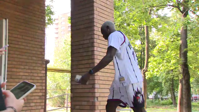 Dennis Rodman de la FCSB! Cum a apărut Joyskim Dawa, preferatul lui Gigi Becali, la vizita medicală _25