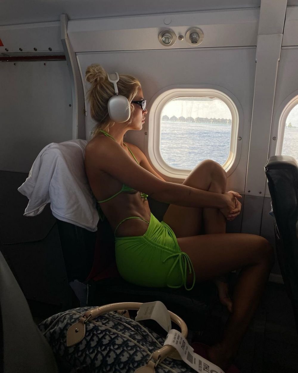 „Nu ești de pe planeta asta!” Și-a pus cel mai mic sutien posibil și și-a înnebunit urmăritorii! Cum a putut să apară cea mai sexy iubită de fotbalist _81