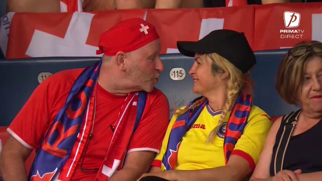 Dragostea nu are granițe! :) Imaginea serii înainte de Elveția - România_2