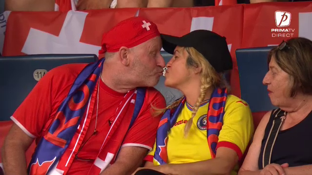 Dragostea nu are granițe! :) Imaginea serii înainte de Elveția - România_5