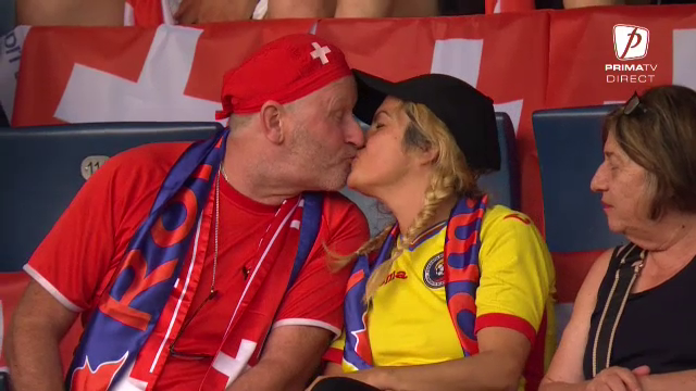 Dragostea nu are granițe! :) Imaginea serii înainte de Elveția - România_6