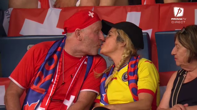 Dragostea nu are granițe! :) Imaginea serii înainte de Elveția - România_7