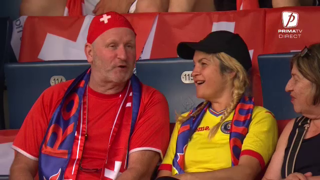 Dragostea nu are granițe! :) Imaginea serii înainte de Elveția - România_9