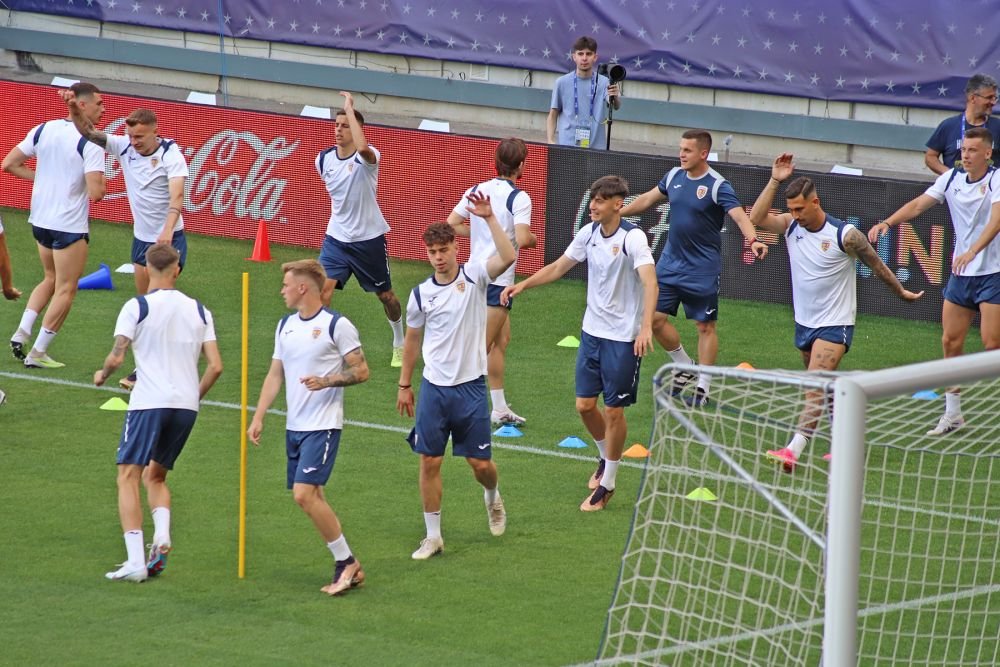 Atitudini diferite la antrenamentul oficial: 