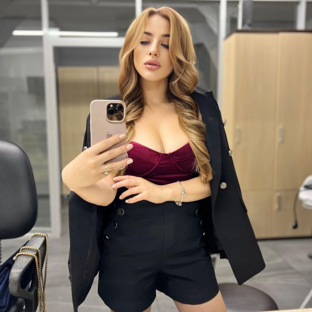 A fost talismanul Republicii Moldova în victoria cu Polonia! Olivia Cucoș, superba jurnalistă, a făcut spectacol la Chișinău_4