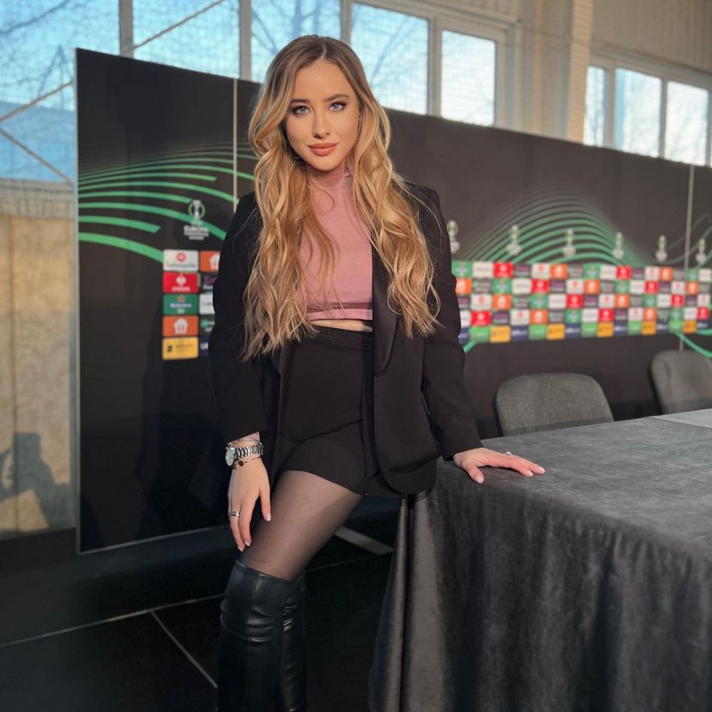 A fost talismanul Republicii Moldova în victoria cu Polonia! Olivia Cucoș, superba jurnalistă, a făcut spectacol la Chișinău_5