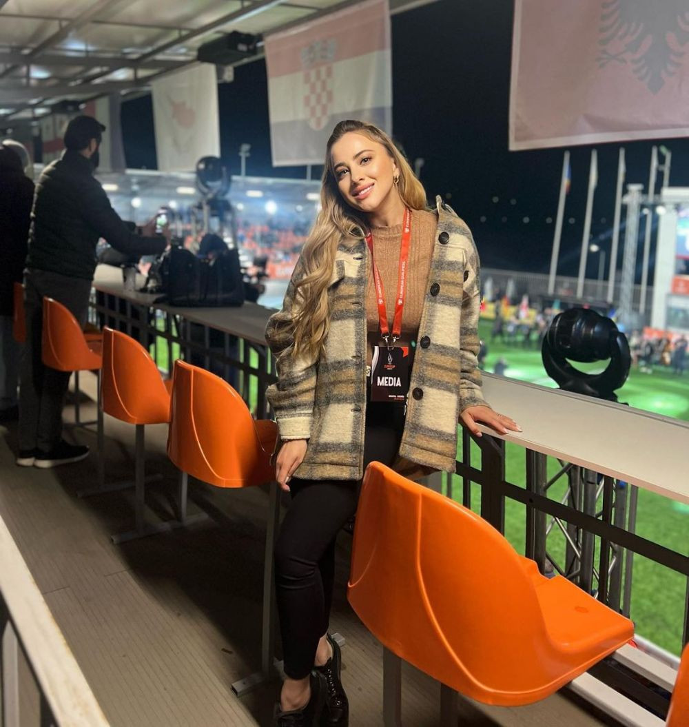 A fost talismanul Republicii Moldova în victoria cu Polonia! Olivia Cucoș, superba jurnalistă, a făcut spectacol la Chișinău_13