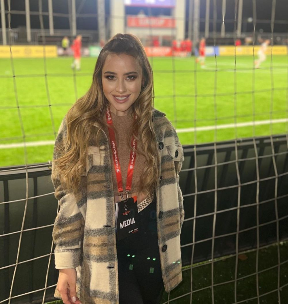 A fost talismanul Republicii Moldova în victoria cu Polonia! Olivia Cucoș, superba jurnalistă, a făcut spectacol la Chișinău_14